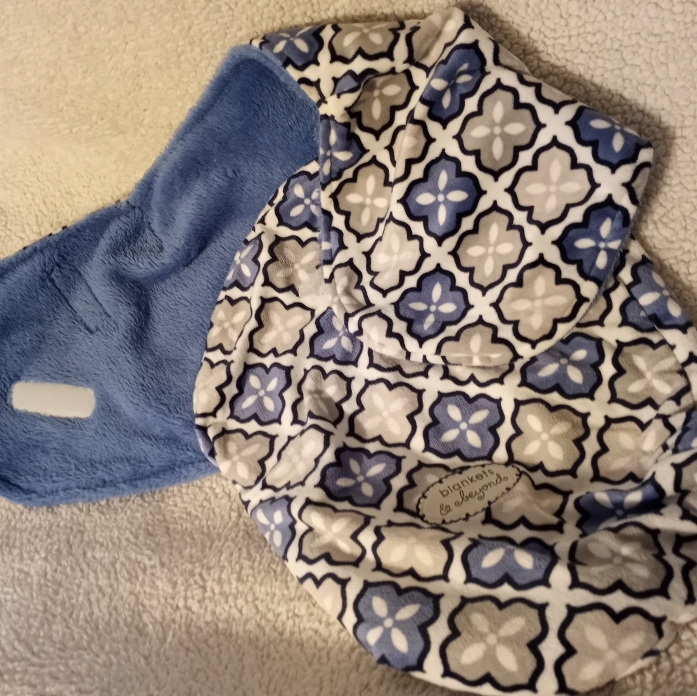 Blanket swaddle